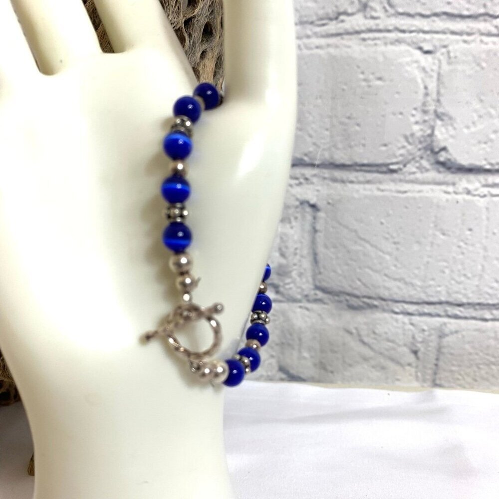 Cat's Eye Glass Bead Bracelet Blue 6.5 Inch